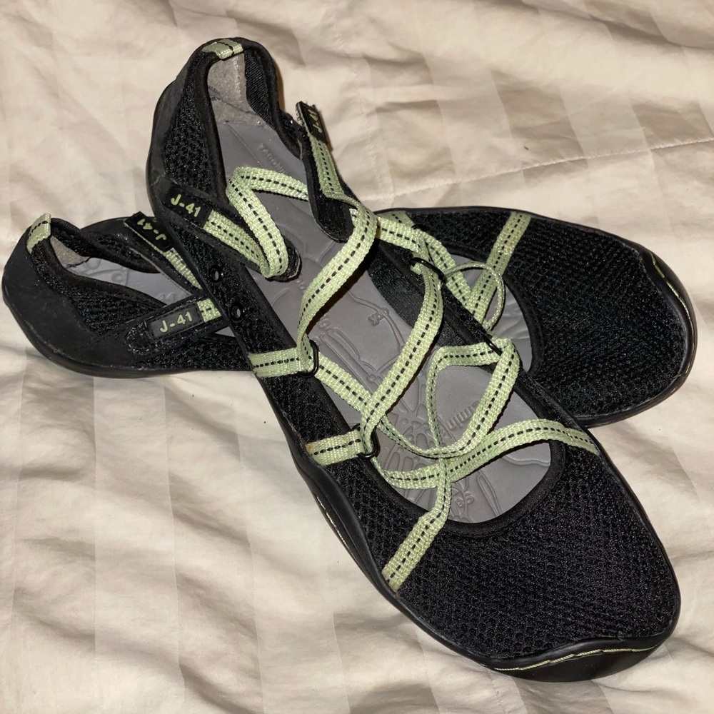 Jeep J41 Barefoot Style Vegan Sandals